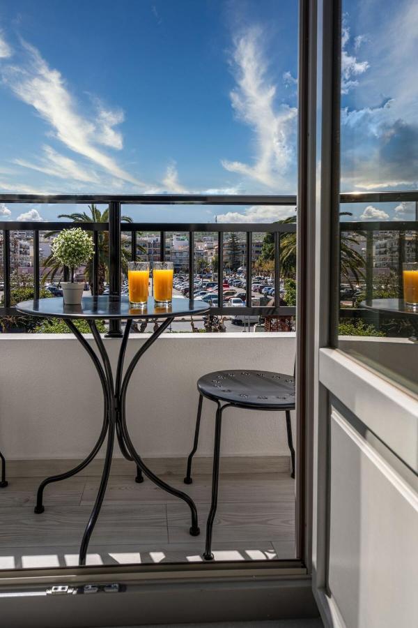 העיירה רתימנו White&Gray Apartment מראה חיצוני תמונה