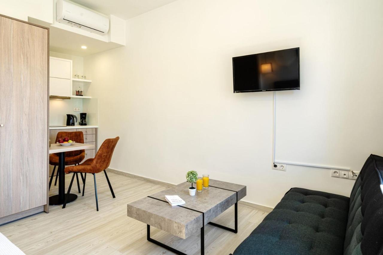 העיירה רתימנו White&Gray Apartment מראה חיצוני תמונה