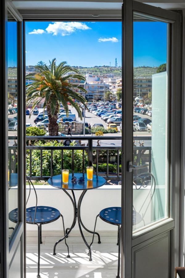 העיירה רתימנו White&Gray Apartment מראה חיצוני תמונה