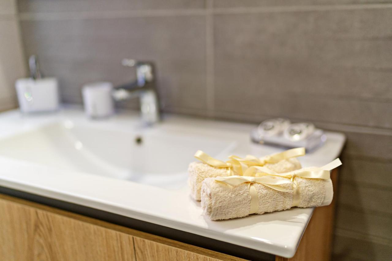 העיירה רתימנו White&Gray Apartment מראה חיצוני תמונה